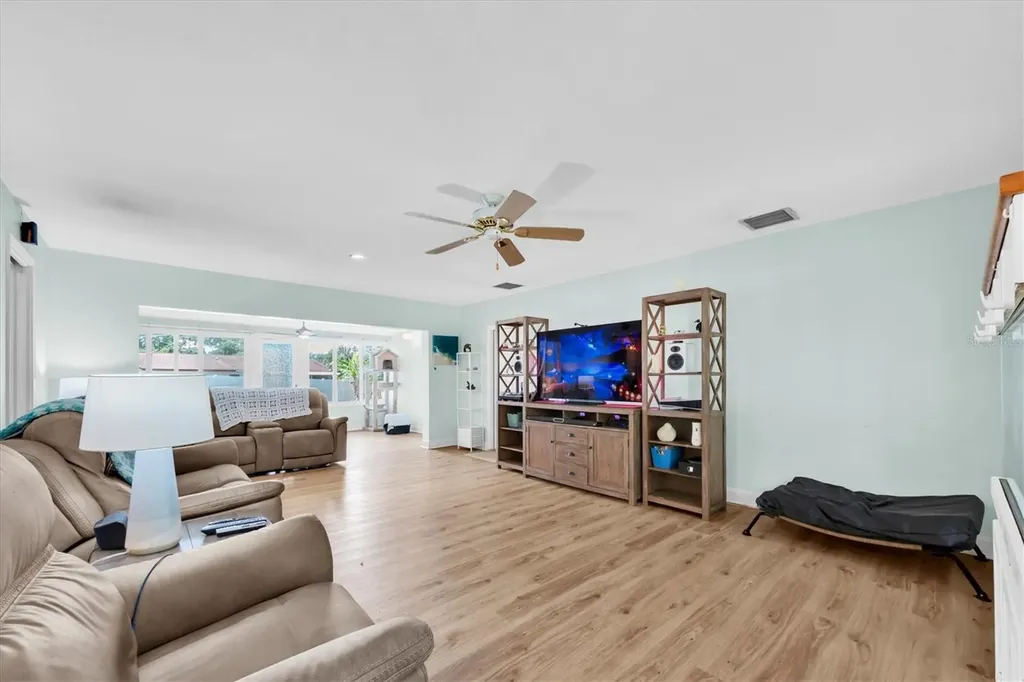 1380 Kennywood Drive Largo FL 33770