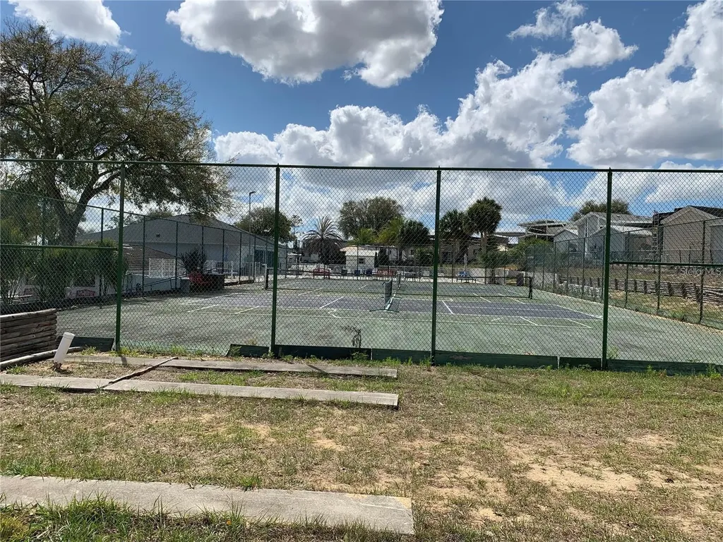 319 Broken Woods Boulevard Davenport FL 33837