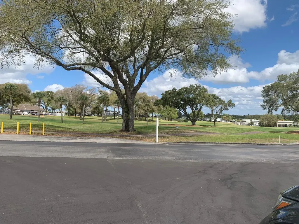 319 Broken Woods Boulevard Davenport FL 33837