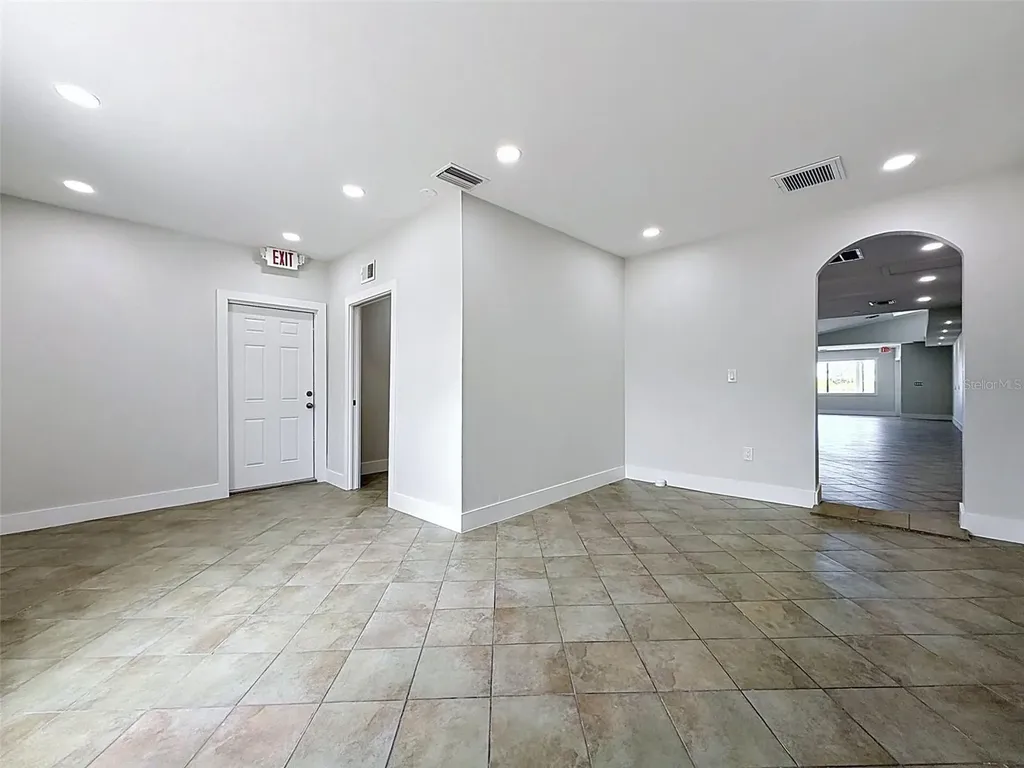 13414 Us Highway 19 Hudson FL 34667