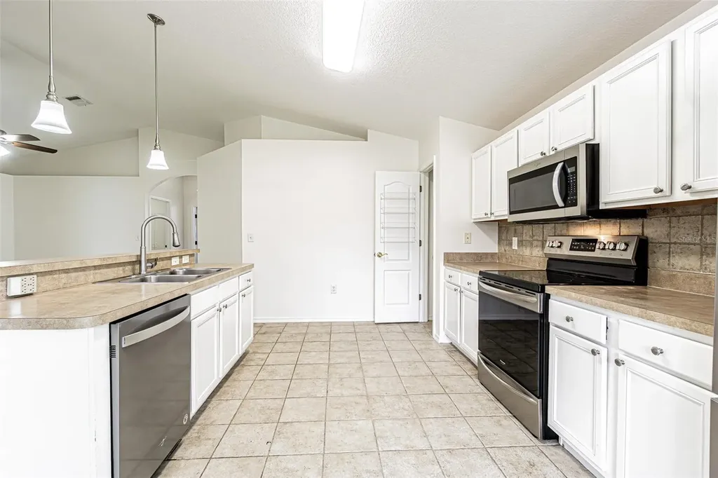 10245 Buncombe Way San Antonio FL 33576