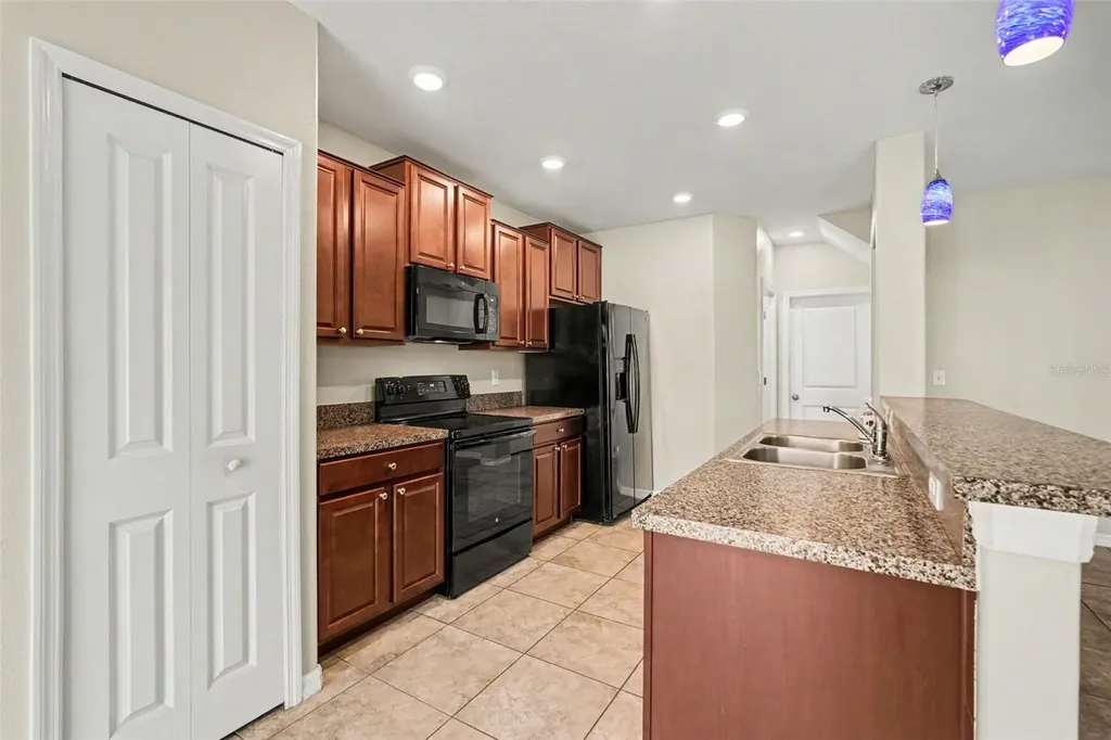 7421 French Marigold Avenue Tampa FL 33619