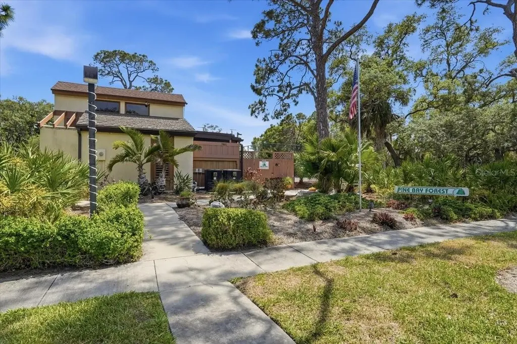 7522 4th Avenue W Bradenton FL 34209