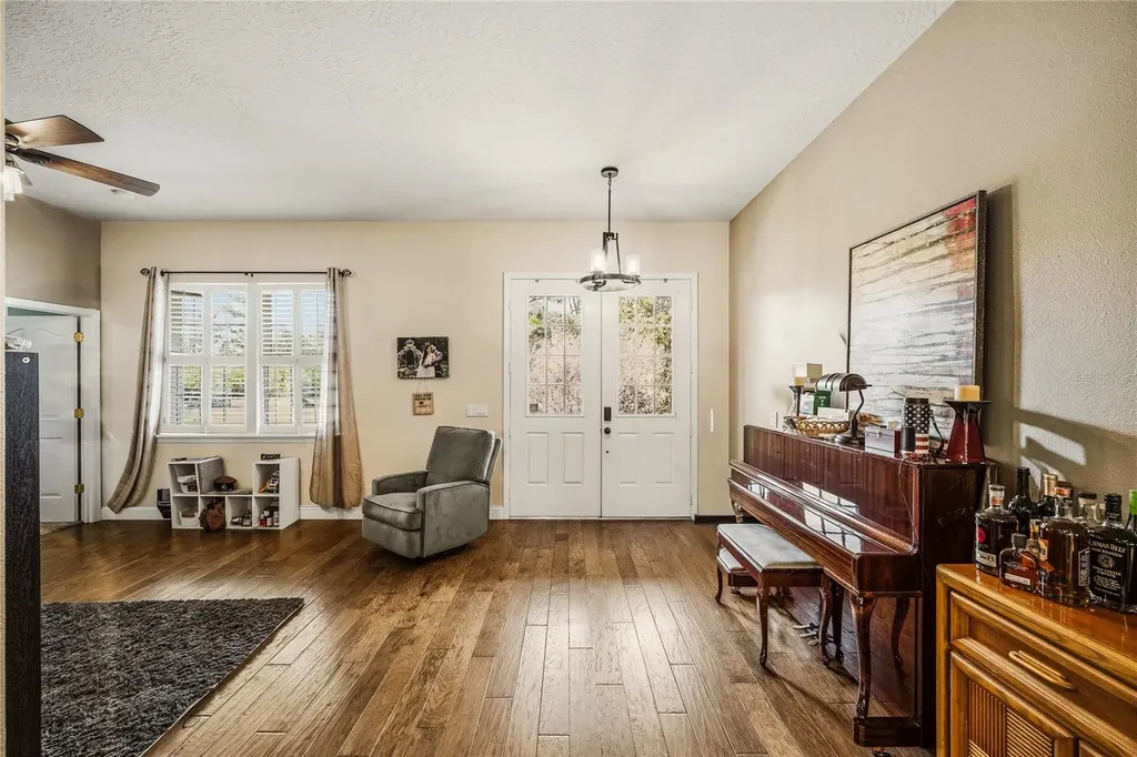 19802 Peabody Street Orlando FL 32833