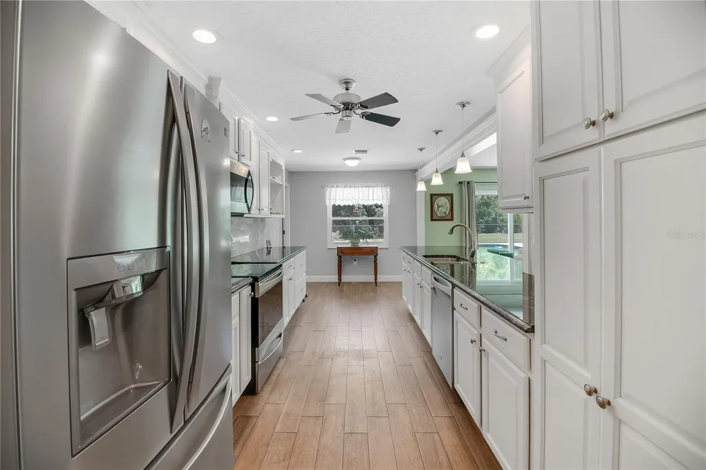 17373 SE 130th Avenue Weirsdale FL 32195