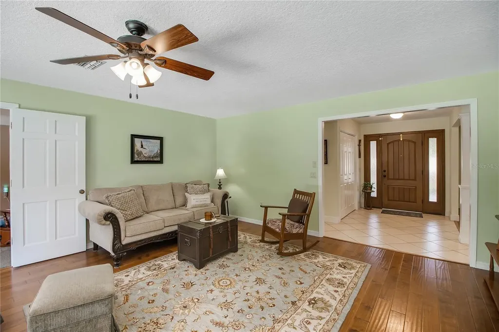 17373 SE 130th Avenue Weirsdale FL 32195