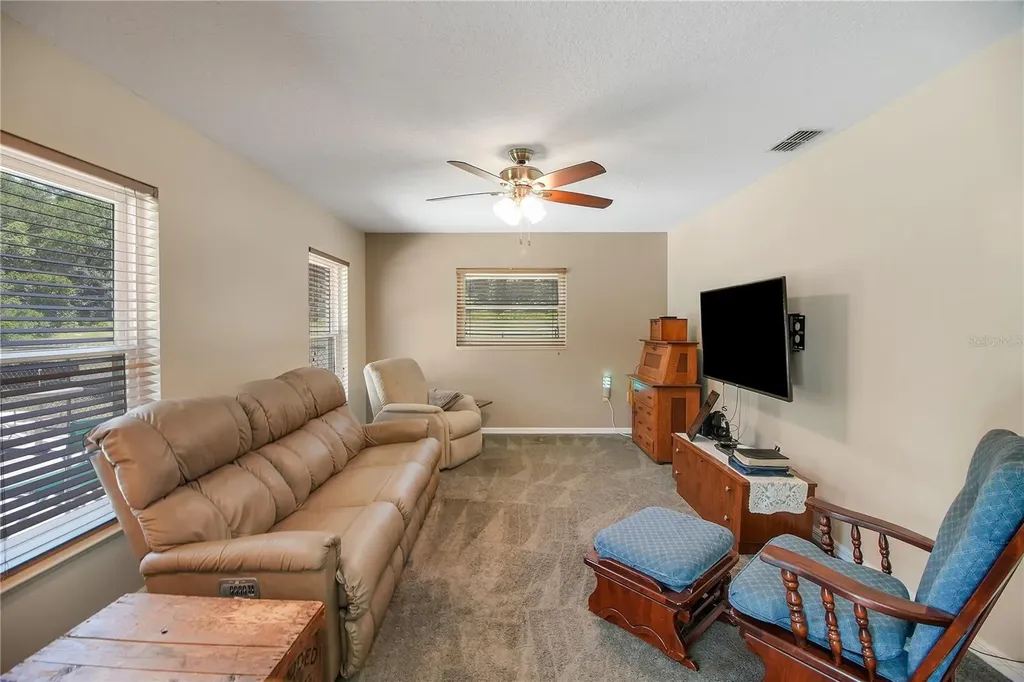 17373 SE 130th Avenue Weirsdale FL 32195