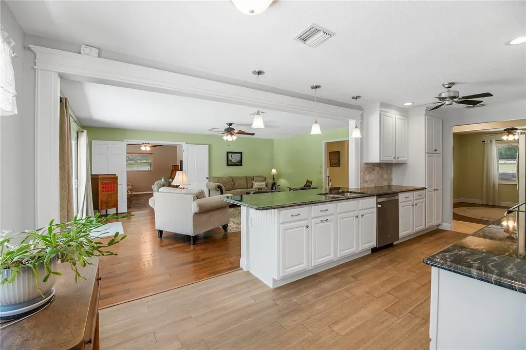 17373 SE 130th Avenue Weirsdale FL 32195
