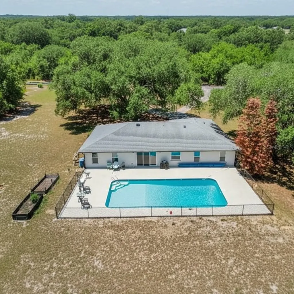 17373 SE 130th Avenue Weirsdale FL 32195