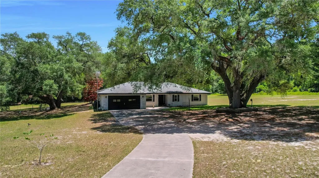 17373 SE 130th Avenue Weirsdale FL 32195