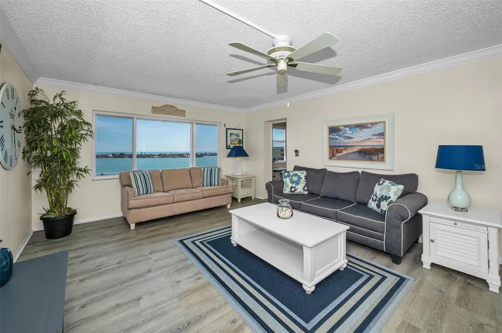 4525 Cove Circle St Petersburg FL 33708