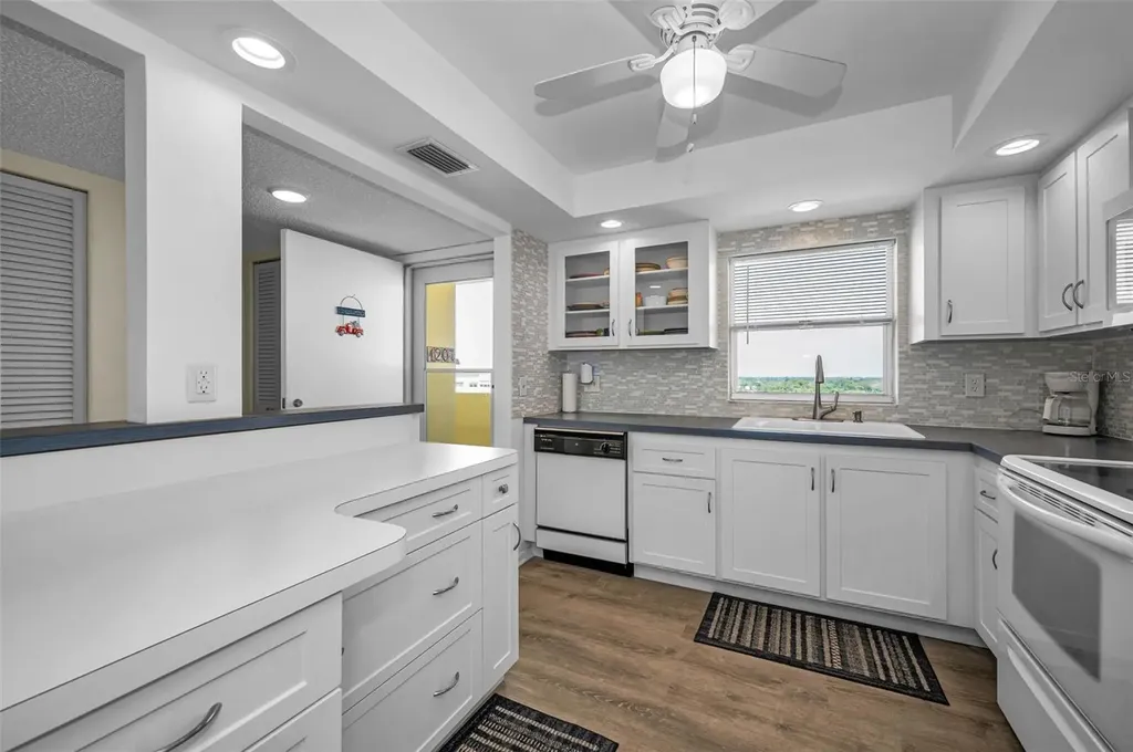 4525 Cove Circle St Petersburg FL 33708