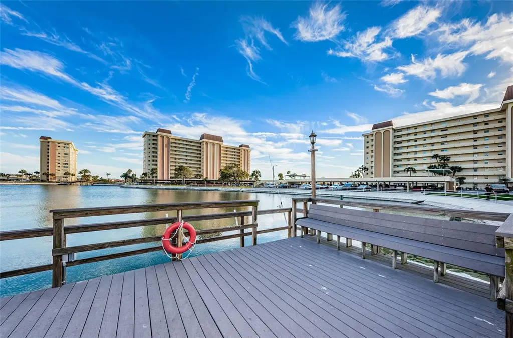 4525 Cove Circle St Petersburg FL 33708
