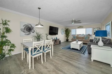 4525 Cove Circle St Petersburg FL 33708