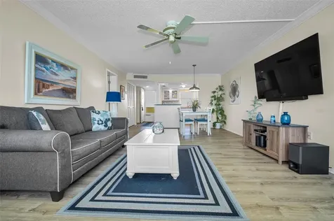 4525 Cove Circle St Petersburg FL 33708