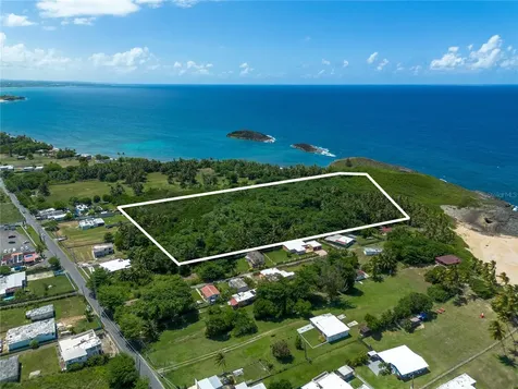 Carr 681 Km 4.5 Bo.islote Arecibo PR 00613