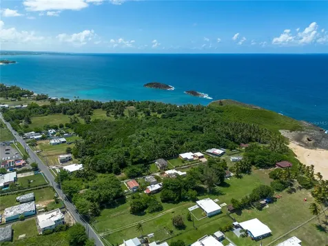 Carr 681 Km 4.5 Bo.islote Arecibo PR 00613