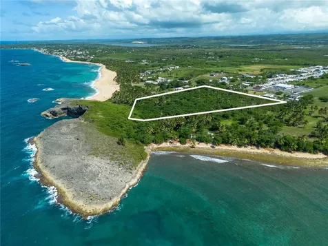 Carr 681 Km 4.5 Bo.islote Arecibo PR 00613