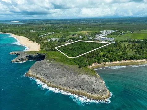 Carr 681 Km 4.5 Bo.islote Arecibo PR 00613