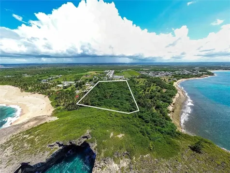 Carr 681 Km 4.5 Bo.islote Arecibo PR 00613