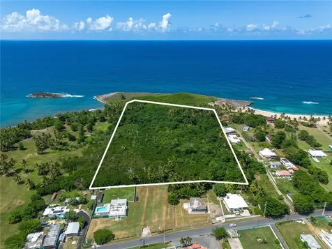 Carr 681 Km 4.5 Bo.islote Arecibo PR 00613