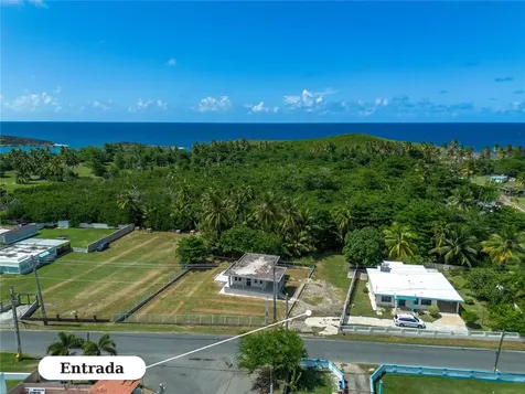 Carr 681 Km 4.5 Bo.islote Arecibo PR 00613