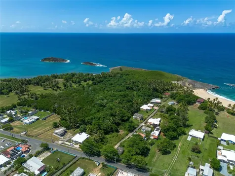 Carr 681 Km 4.5 Bo.islote Arecibo PR 00613