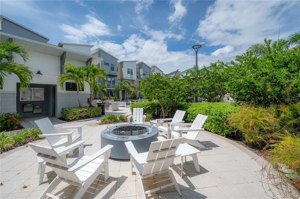 1162 25th Way N St Petersburg FL 33713