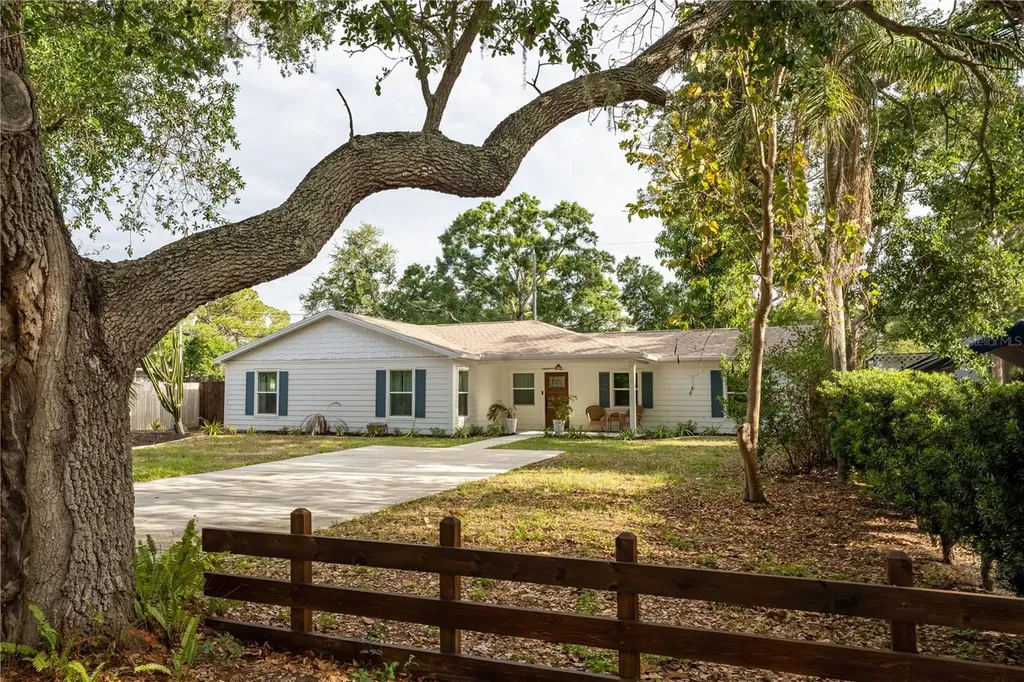 7979 48th Avenue N St Petersburg FL 33709