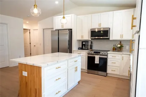 7979 48th Avenue N St Petersburg FL 33709