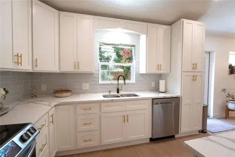 7979 48th Avenue N St Petersburg FL 33709