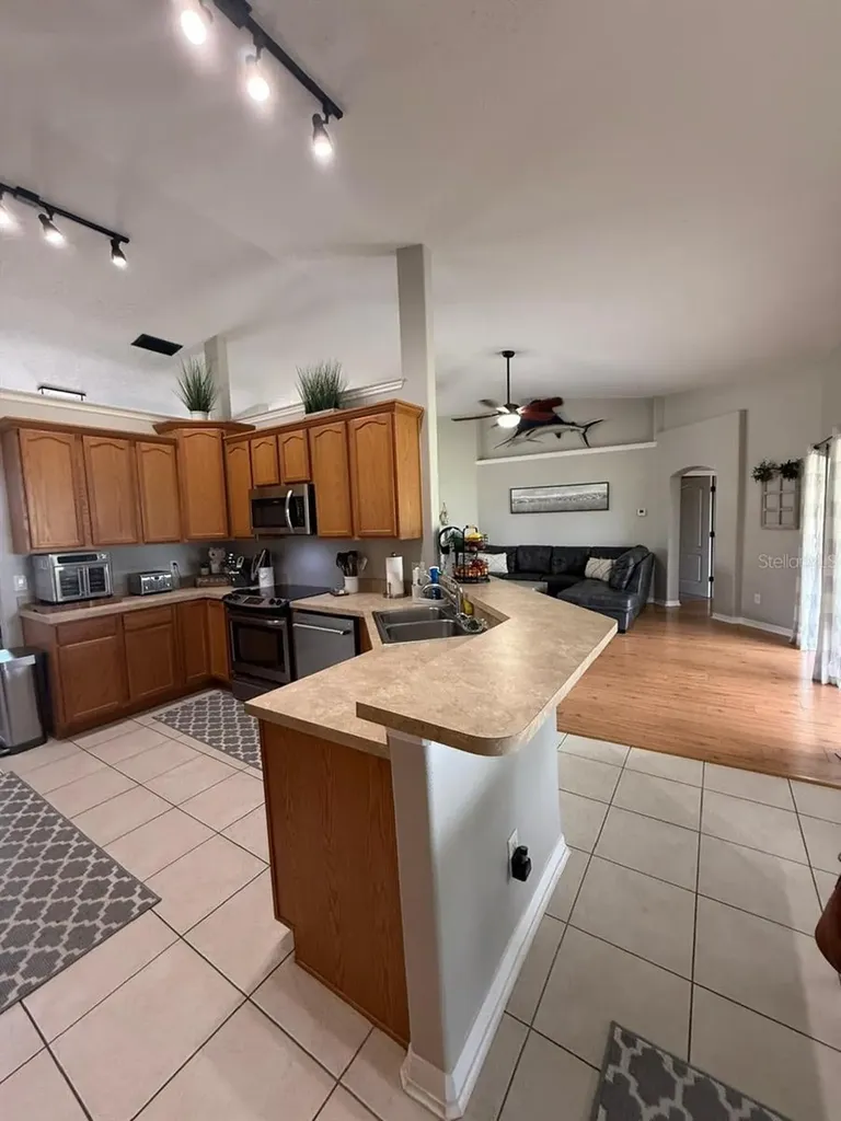 41430 Roger Giles Road Umatilla FL 32784