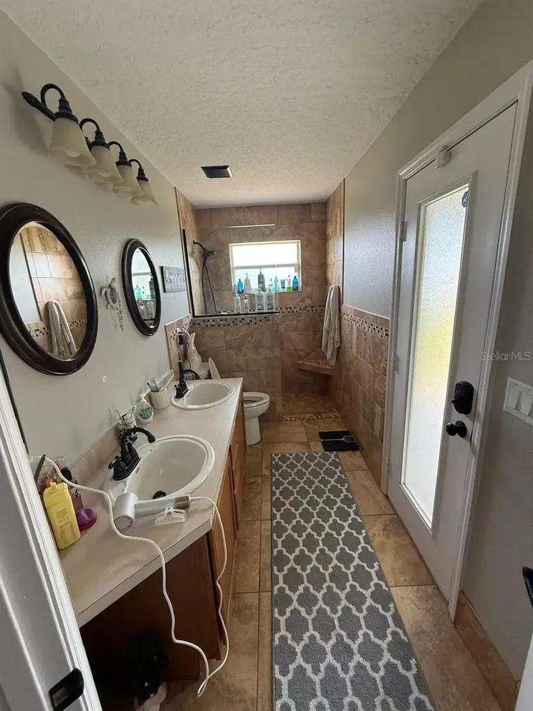 41430 Roger Giles Road Umatilla FL 32784