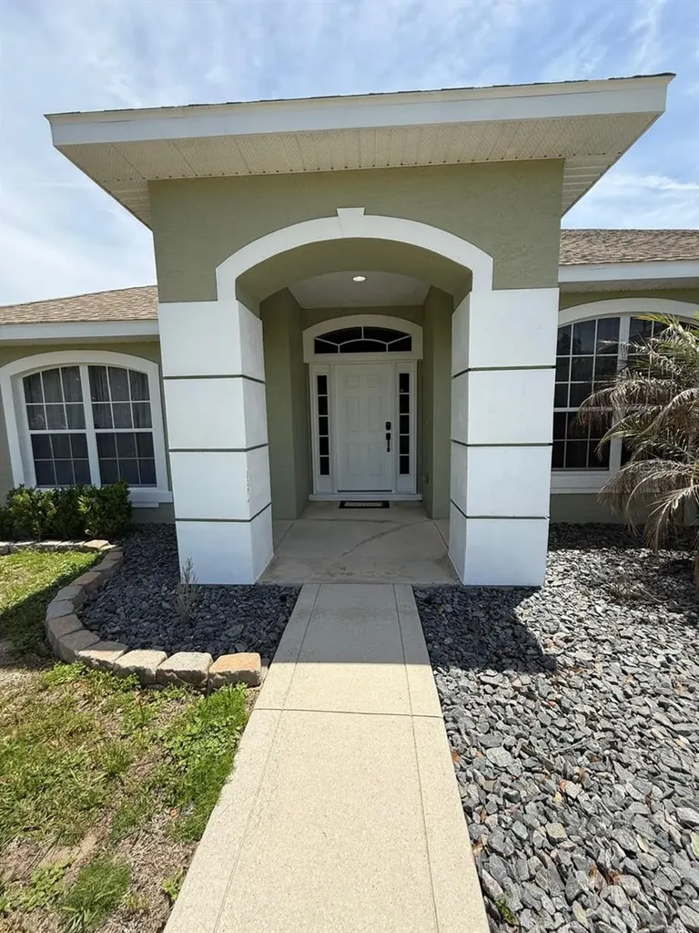 41430 Roger Giles Road Umatilla FL 32784