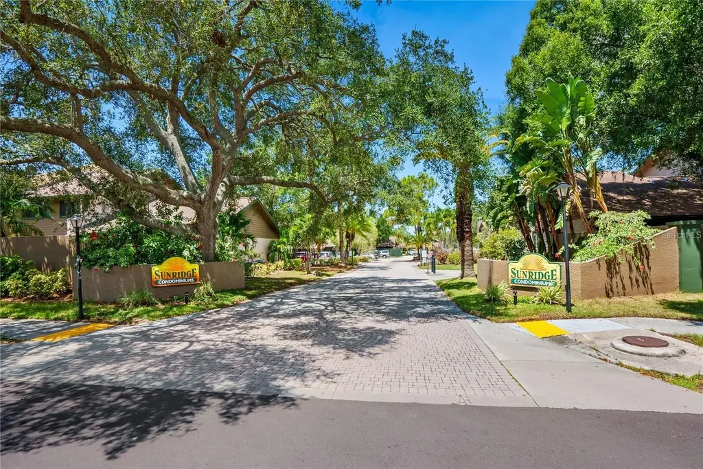 956 Sunridge Drive Sarasota FL 34234