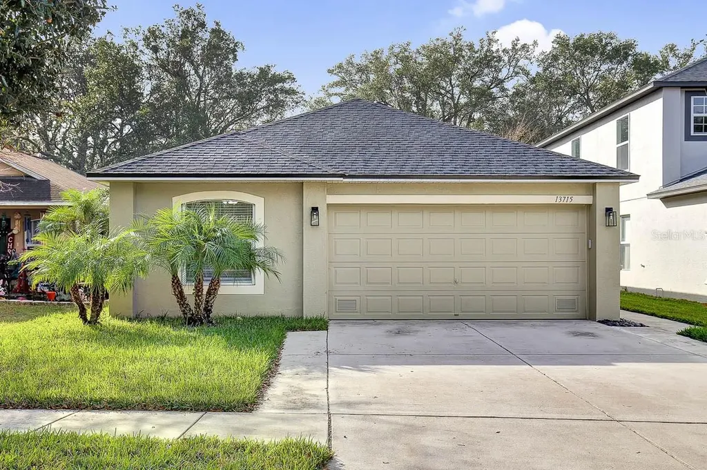 13715 Gentle Woods Avenue Riverview FL 33569