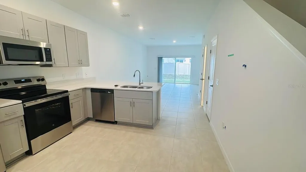 3192 Skyline Loop Kissimmee FL 34758