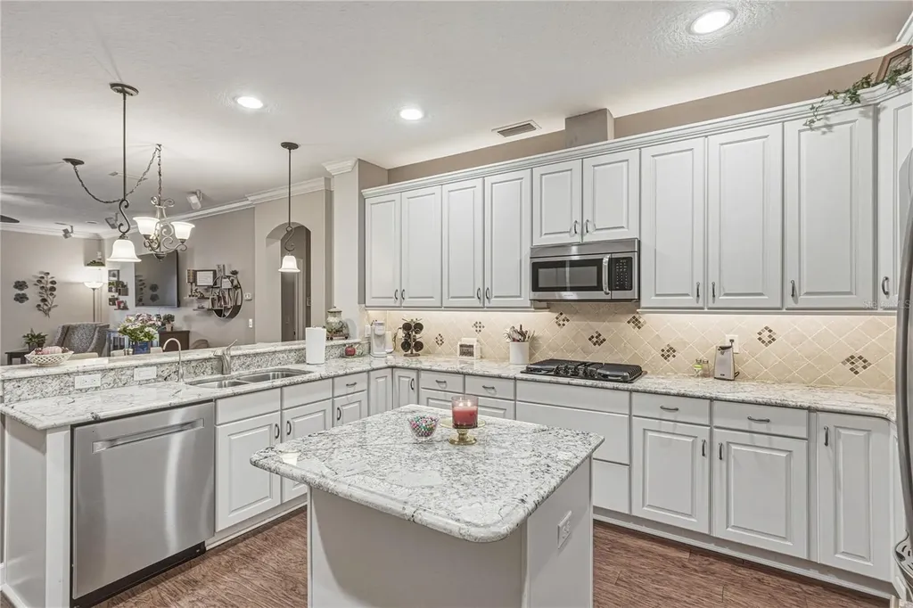 1713 Via Palermo Street Plant City FL 33566