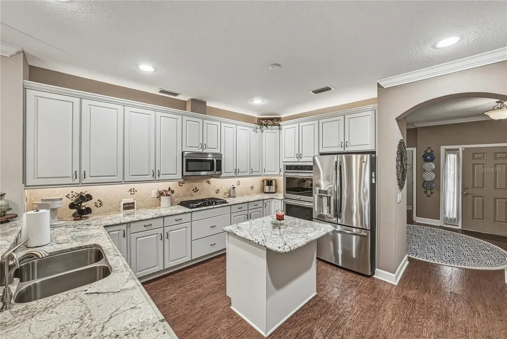 1713 Via Palermo Street Plant City FL 33566