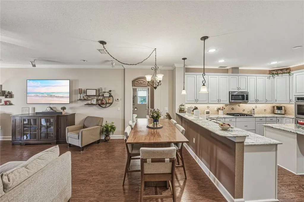 1713 Via Palermo Street Plant City FL 33566