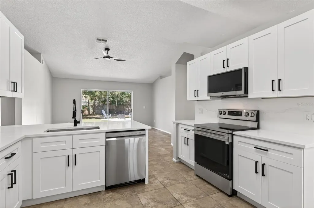 4111 Concord Way Plant City FL 33566