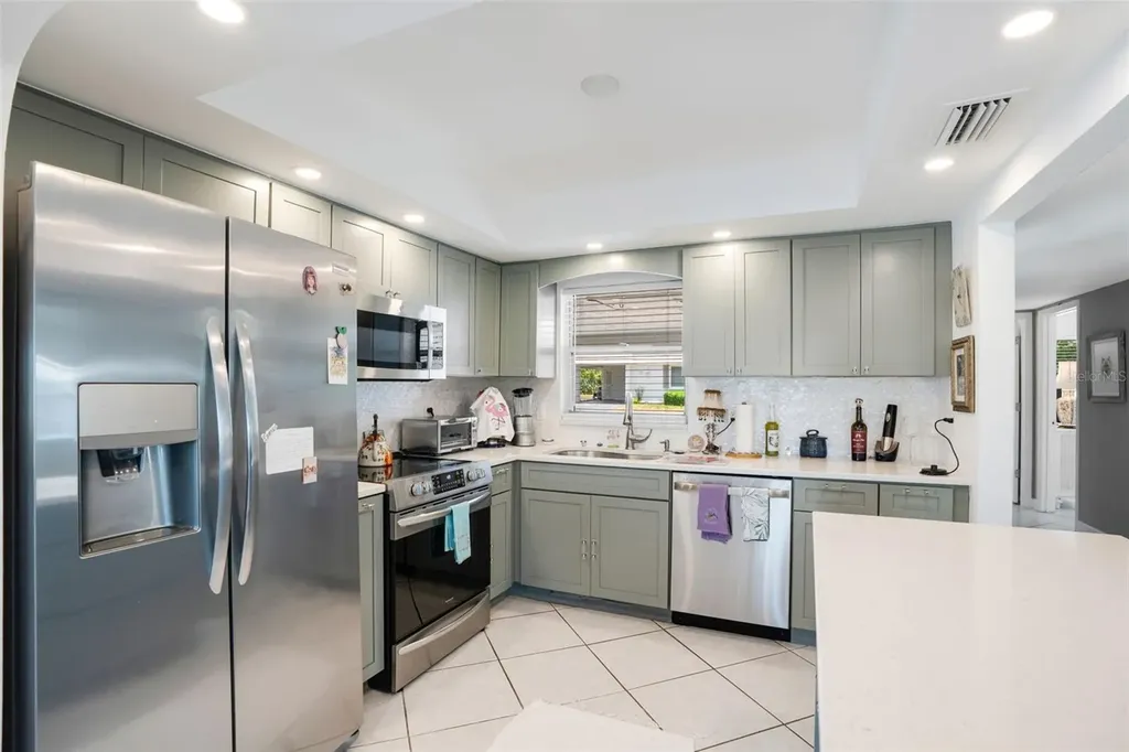 2330 Riverbluff Parkway Sarasota FL 34231