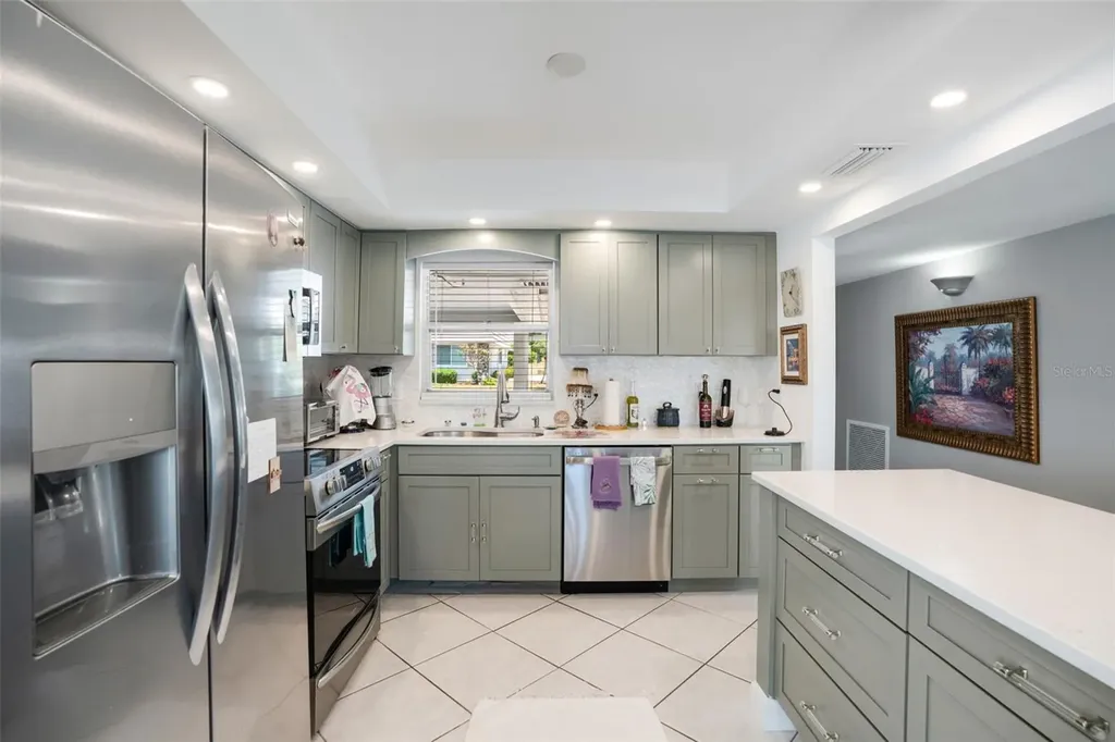 2330 Riverbluff Parkway Sarasota FL 34231