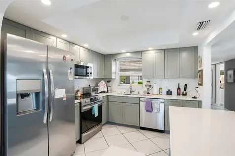 2330 Riverbluff Parkway Sarasota FL 34231
