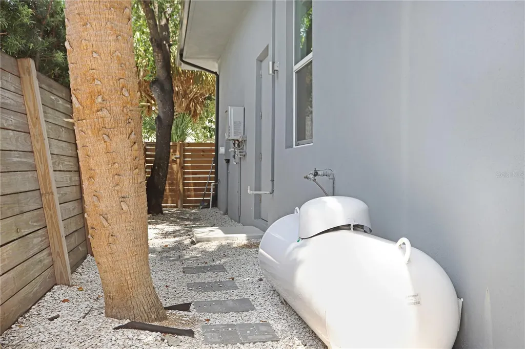 1326 W Fig Street Tampa FL 33606
