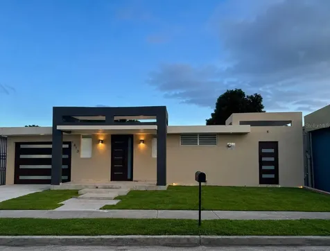 1813 Urb Jardines De Fagot Ponce PR 00716