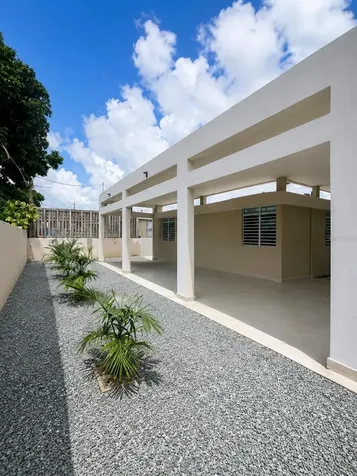 1813 Urb Jardines De Fagot Ponce PR 00716