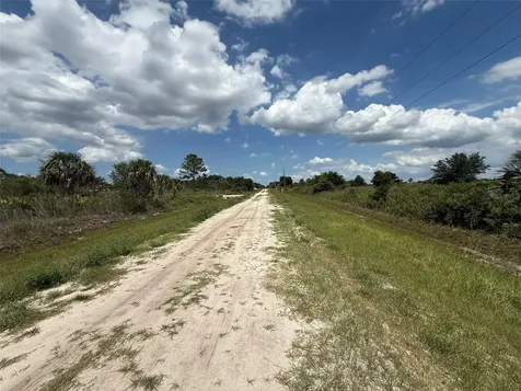 16162 NW 290th Street Okeechobee FL 34972