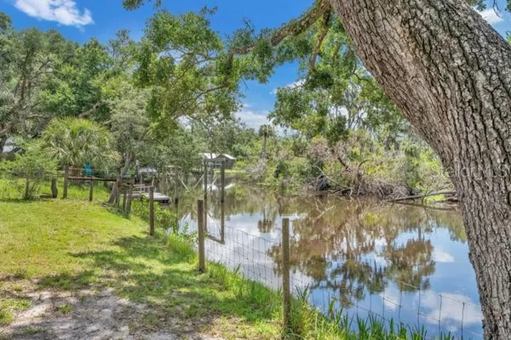 1160 Mill Creek Bradenton FL 34212