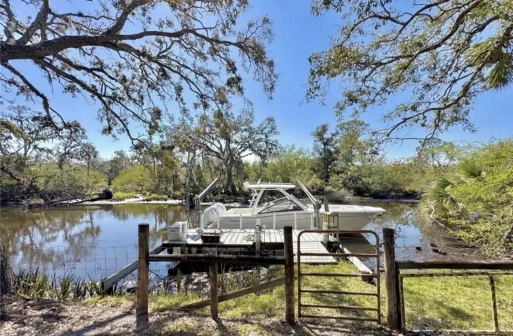 1160 Mill Creek Bradenton FL 34212